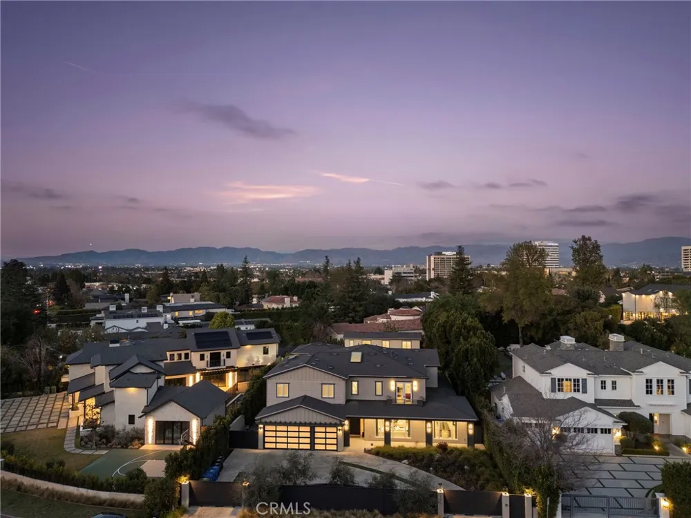 15547 Valley Vista Boulevard Encino, CA 91436