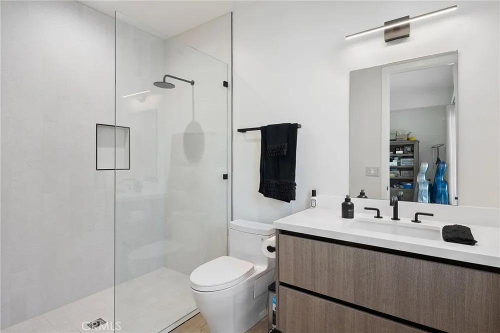 15547 Valley Vista Boulevard Encino, CA 91436