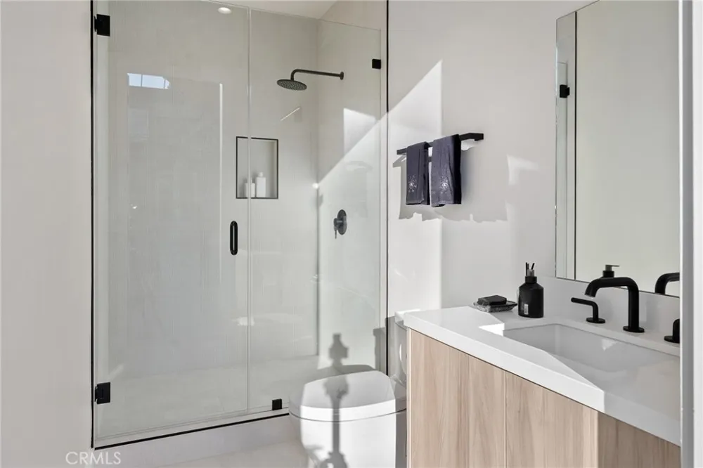 15547 Valley Vista Boulevard Encino, CA 91436