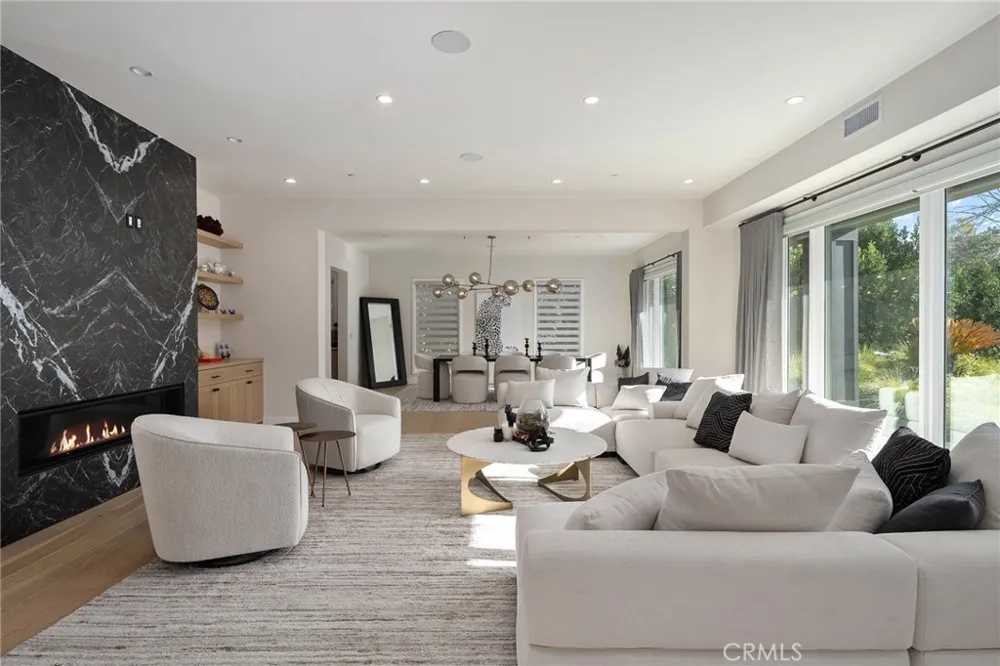 15547 Valley Vista Boulevard Encino, CA 91436