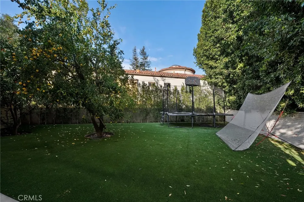 15547 Valley Vista Boulevard Encino, CA 91436