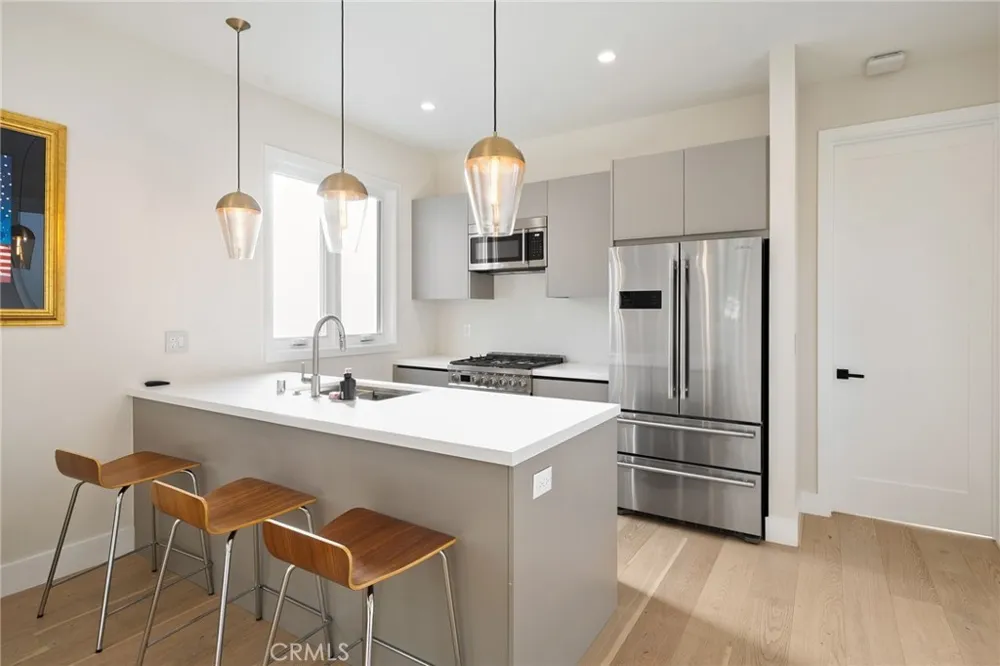 15547 Valley Vista Boulevard Encino, CA 91436