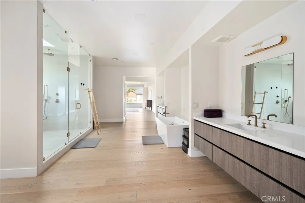 15547 Valley Vista Boulevard Encino, CA 91436
