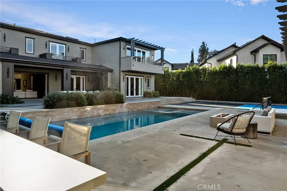 15547 Valley Vista Boulevard Encino, CA 91436