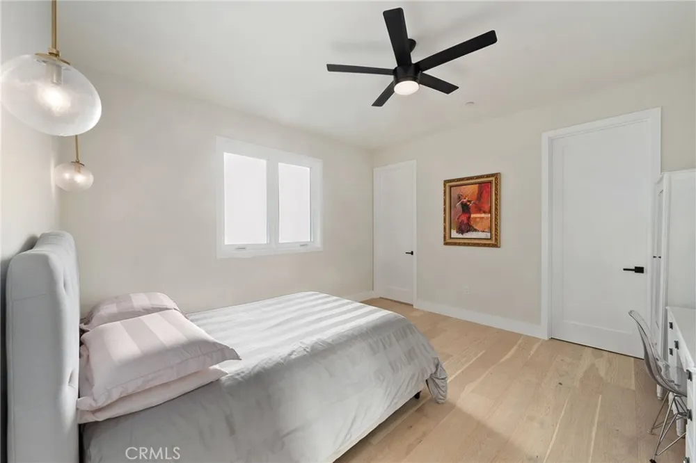 15547 Valley Vista Boulevard Encino, CA 91436