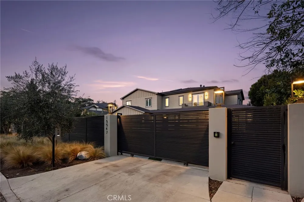 15547 Valley Vista Boulevard Encino, CA 91436