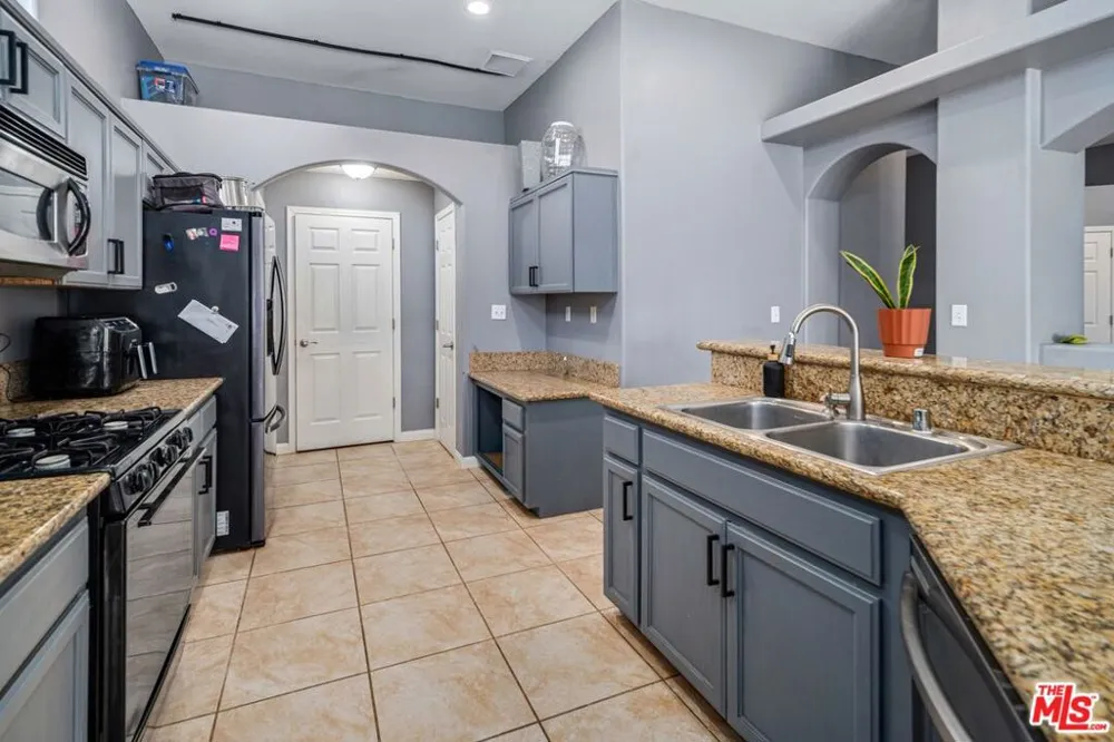9516 Mendiburu Road California City, CA 93505