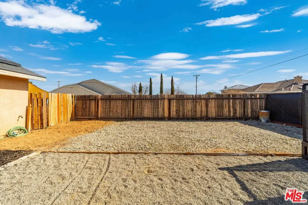 9516 Mendiburu Road California City, CA 93505