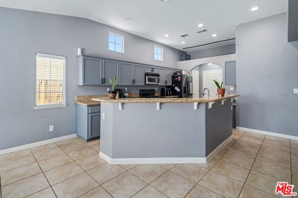 9516 Mendiburu Road California City, CA 93505