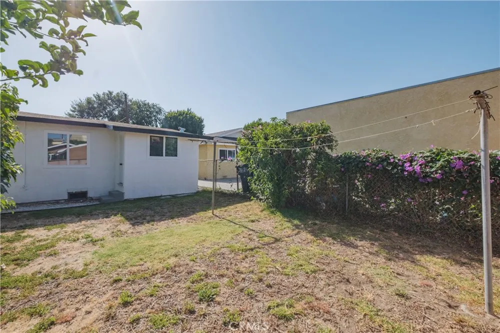 1008 S Herbert Ave Los Angeles, CA 90023