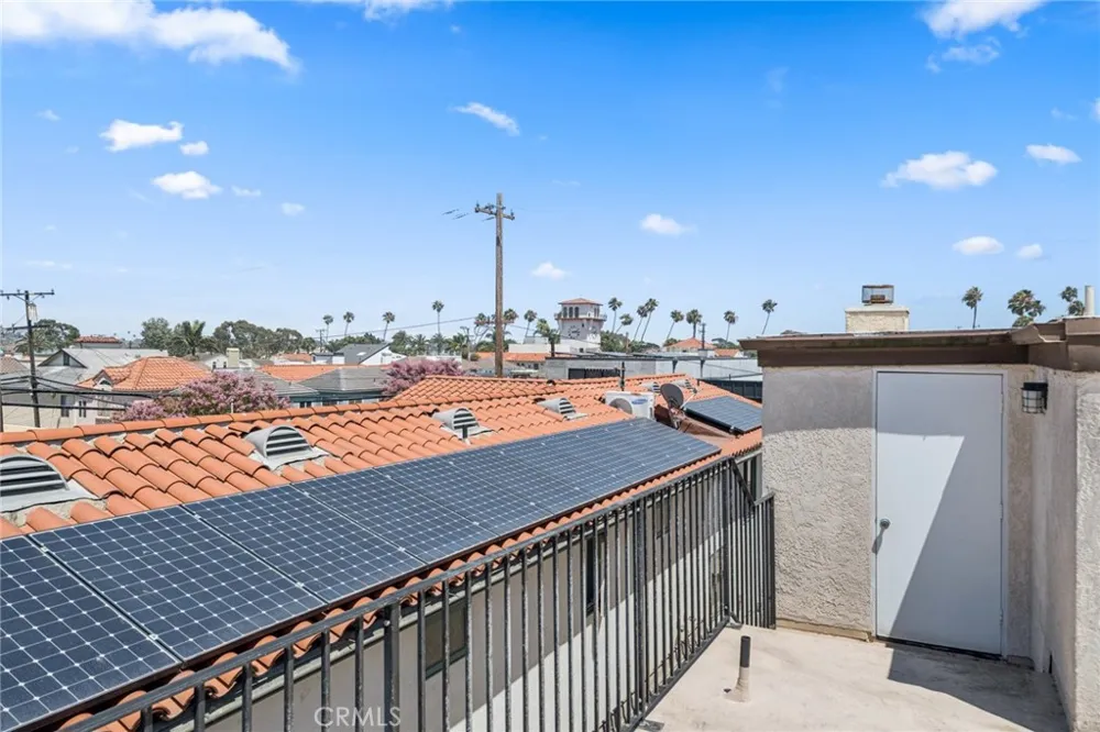 142 6th Street Seal Beach, CA 90740