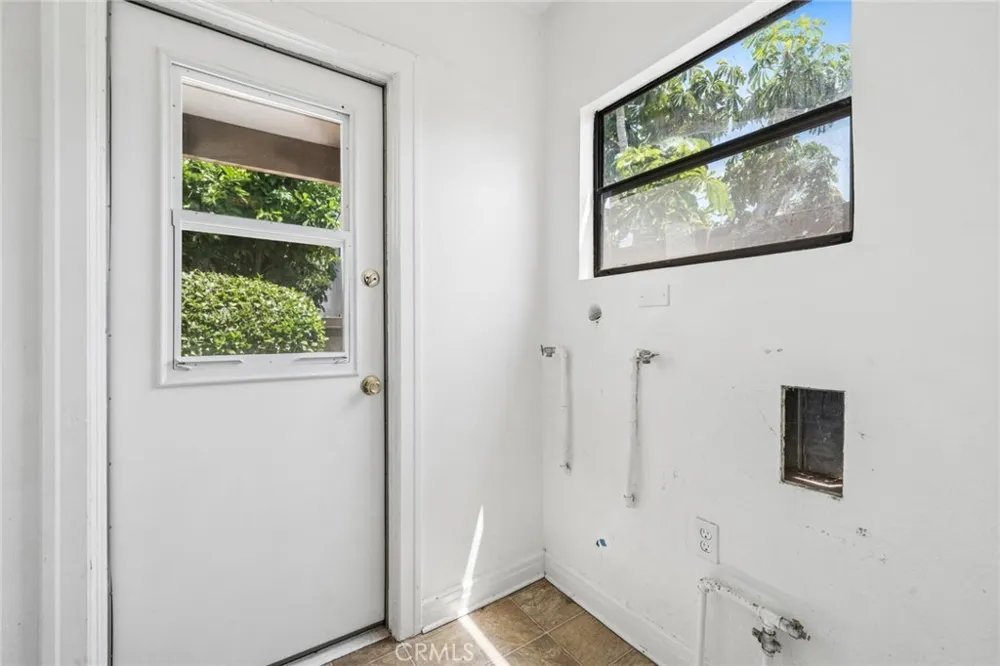 142 6th Street Seal Beach, CA 90740