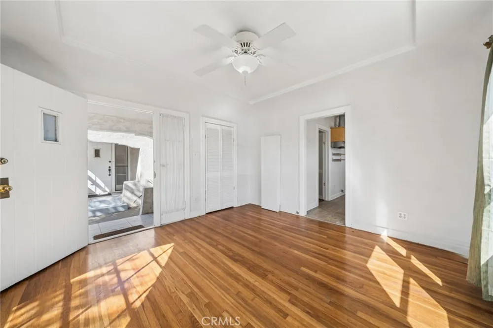 142 6th Street Seal Beach, CA 90740