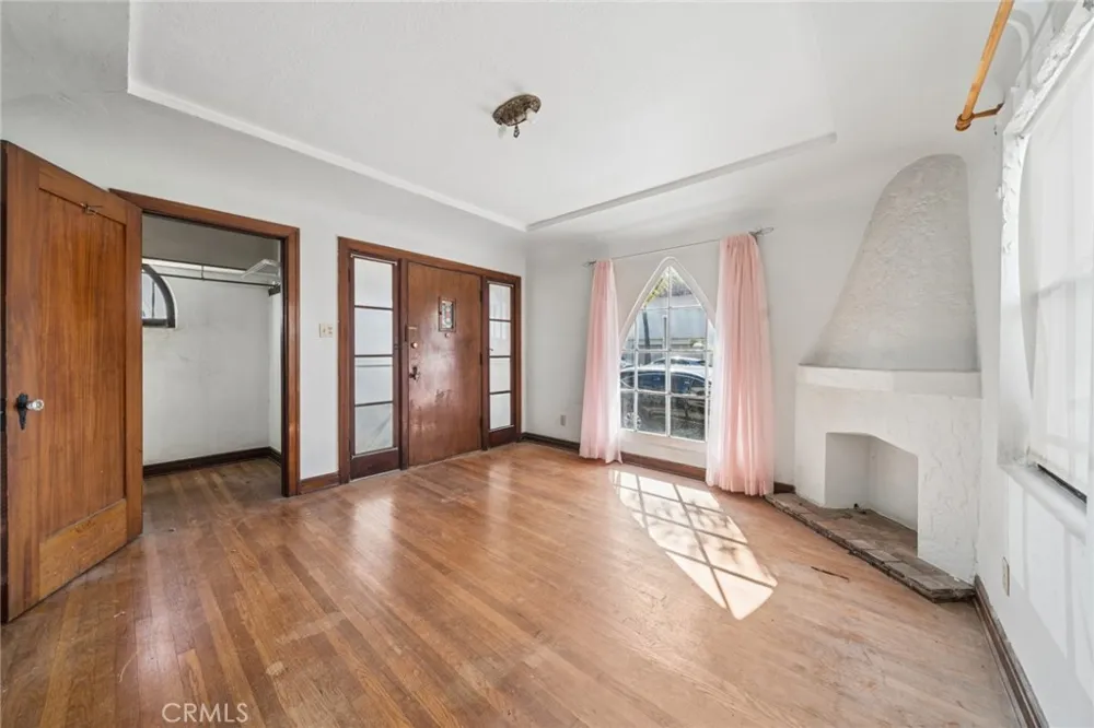 142 6th Street Seal Beach, CA 90740