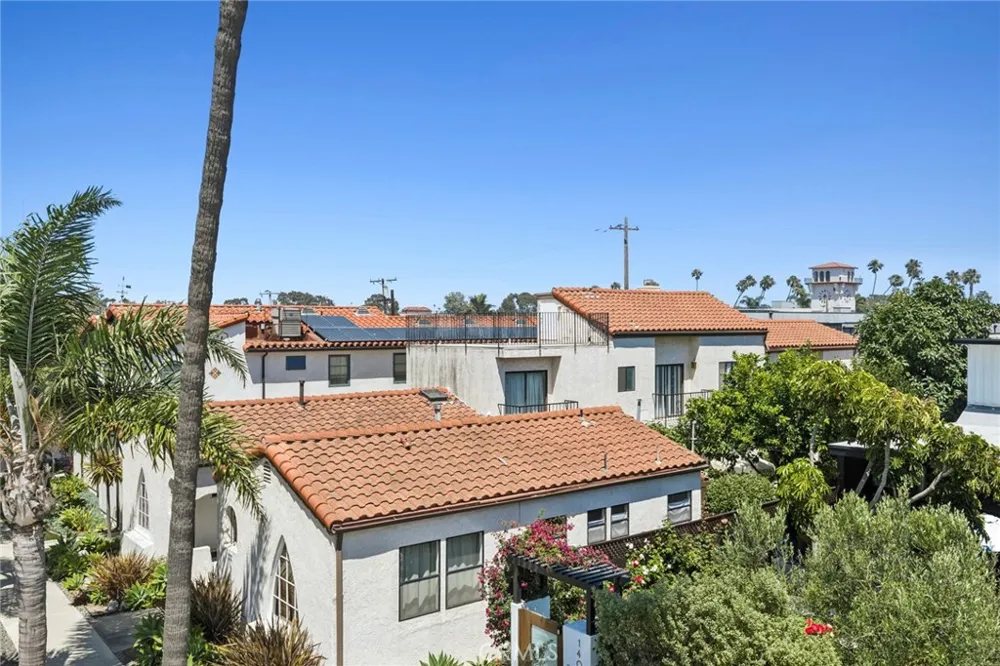 142 6th Street Seal Beach, CA 90740