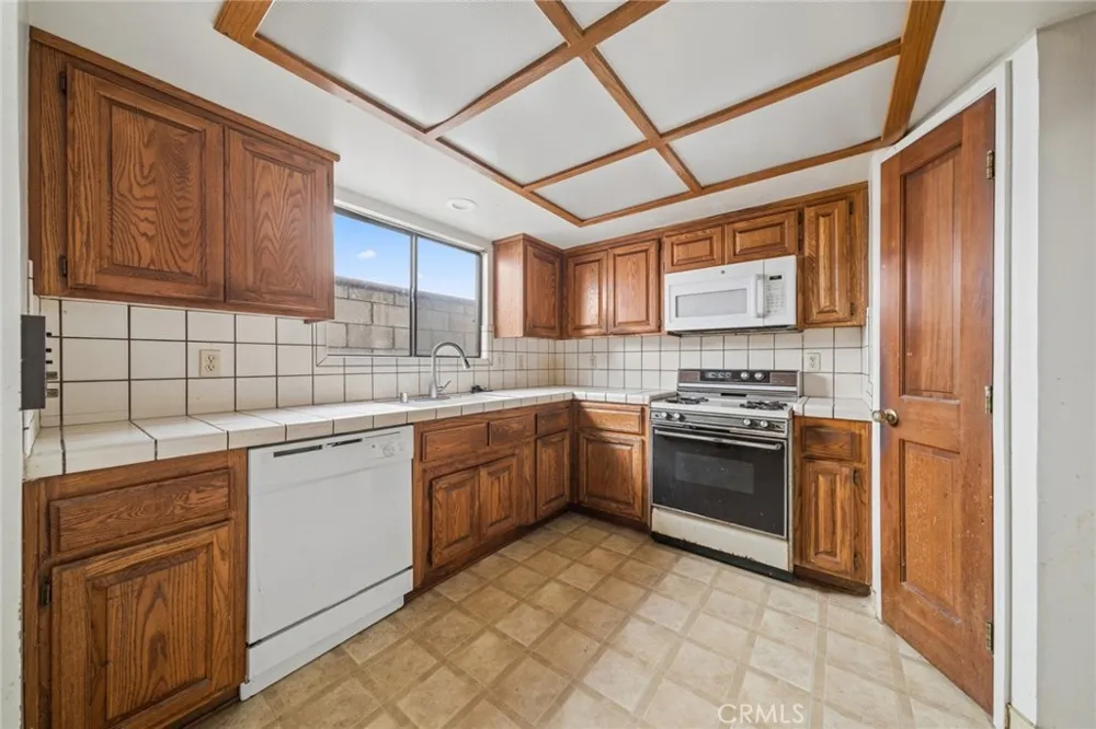 142 6th Street Seal Beach, CA 90740