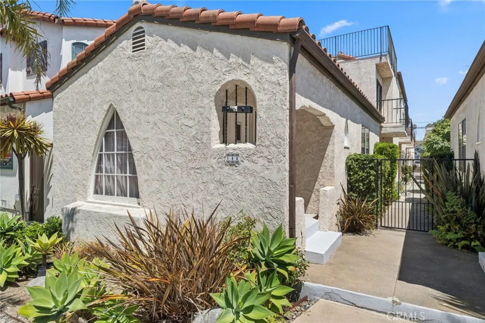 142 6th Street Seal Beach, CA 90740