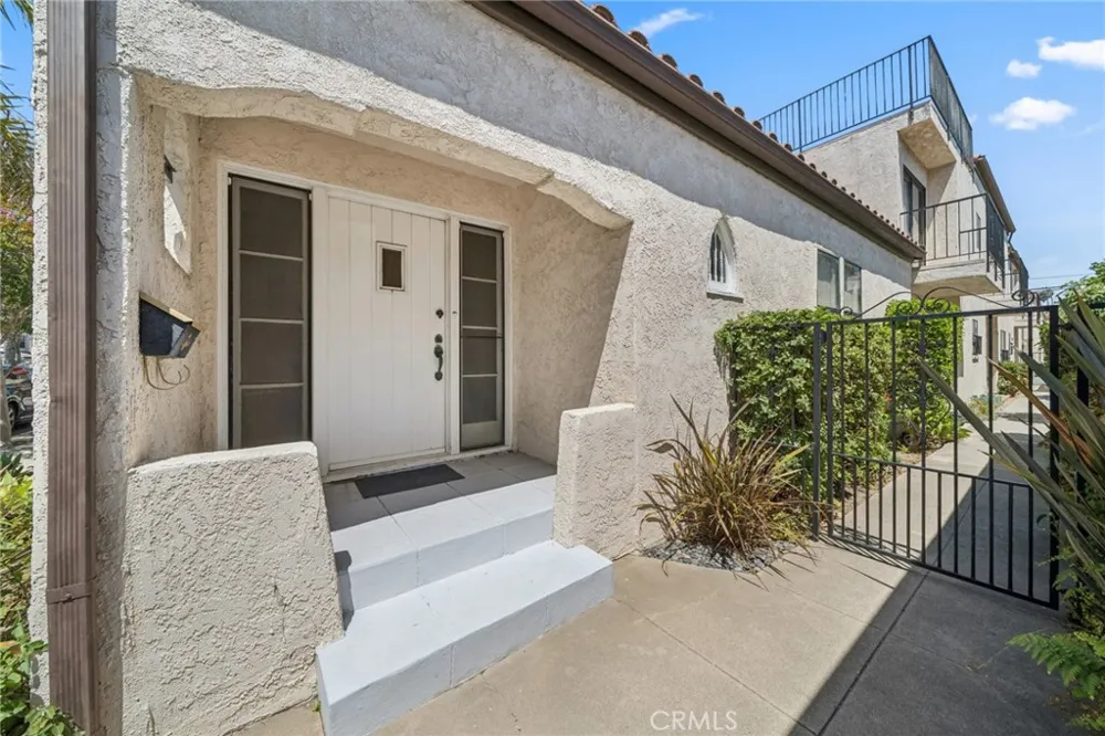 142 6th Street Seal Beach, CA 90740