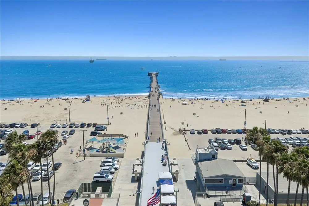 142 6th Street Seal Beach, CA 90740