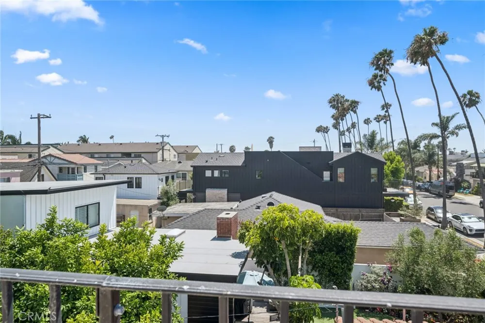 142 6th Street Seal Beach, CA 90740