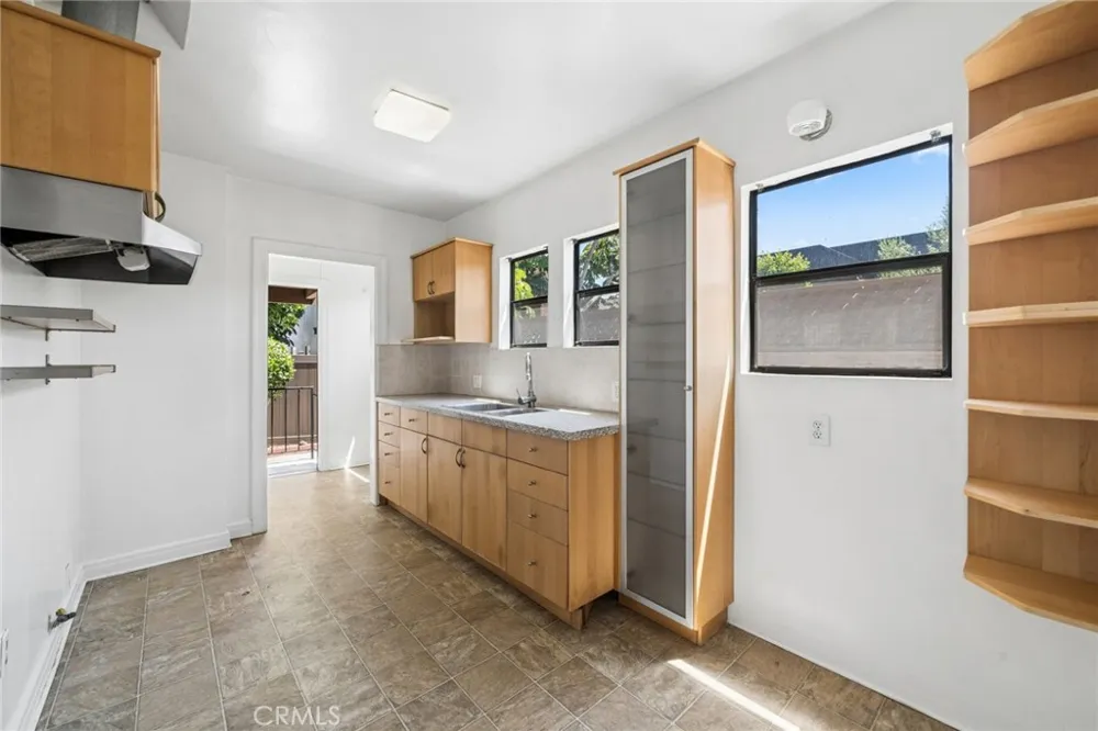 142 6th Street Seal Beach, CA 90740