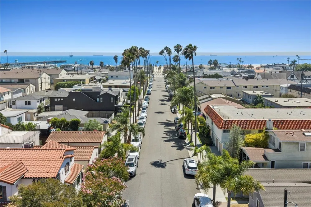 142 6th Street Seal Beach, CA 90740