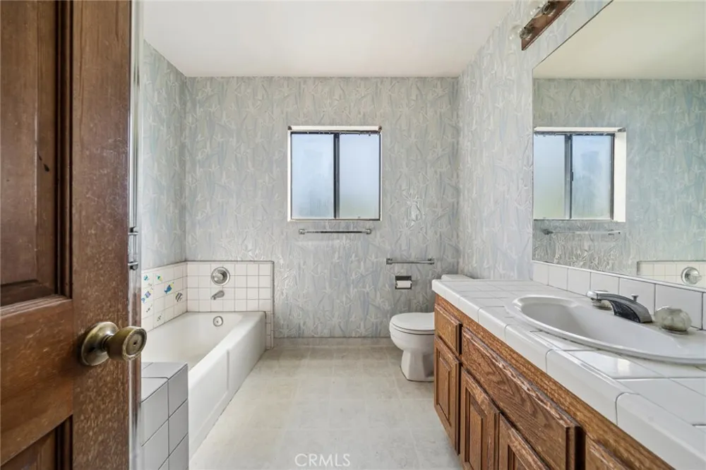 142 6th Street Seal Beach, CA 90740