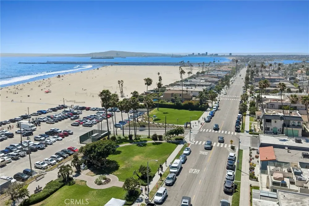 142 6th Street Seal Beach, CA 90740