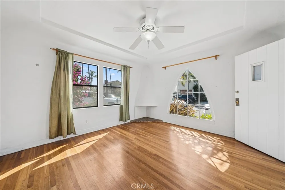 142 6th Street Seal Beach, CA 90740