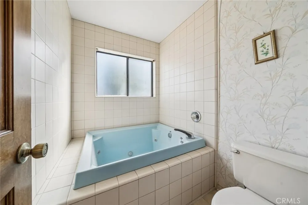 142 6th Street Seal Beach, CA 90740