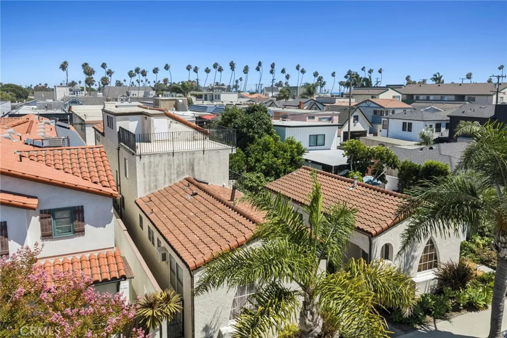 142 6th Street Seal Beach, CA 90740