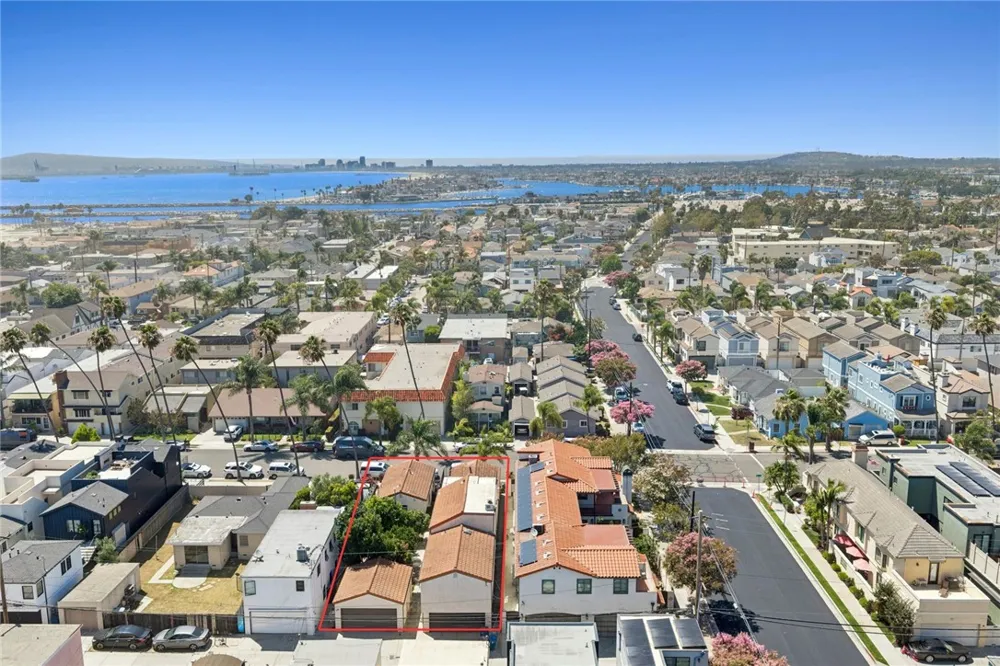 142 6th Street Seal Beach, CA 90740