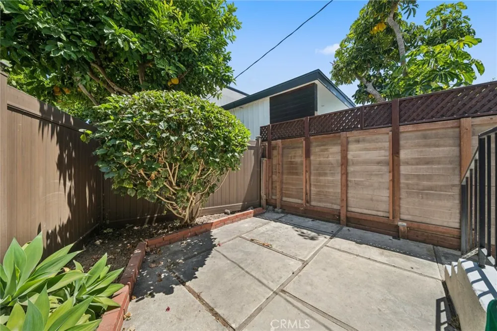 142 6th Street Seal Beach, CA 90740