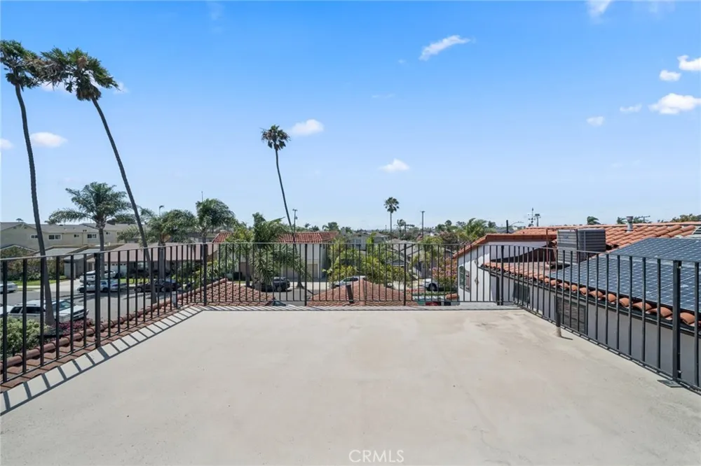142 6th Street Seal Beach, CA 90740