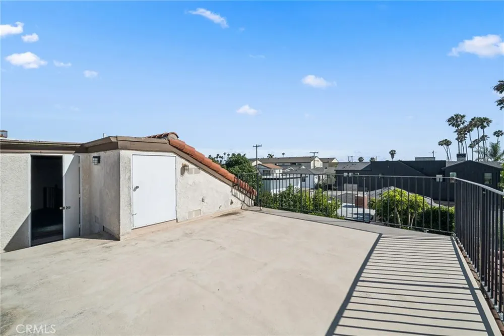 142 6th Street Seal Beach, CA 90740