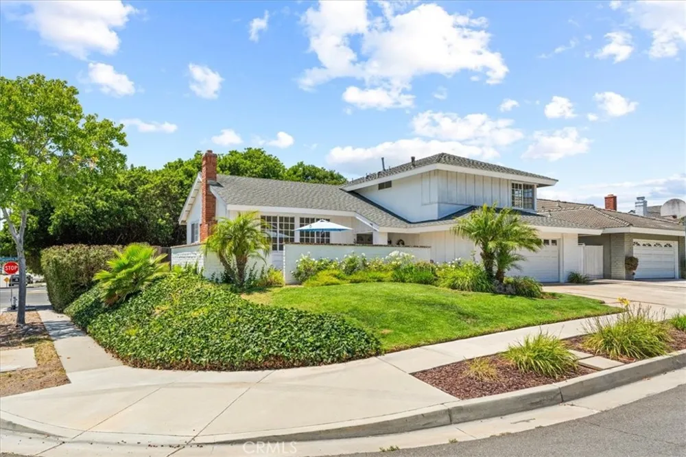 2701 Cardinal Costa Mesa, CA 92626