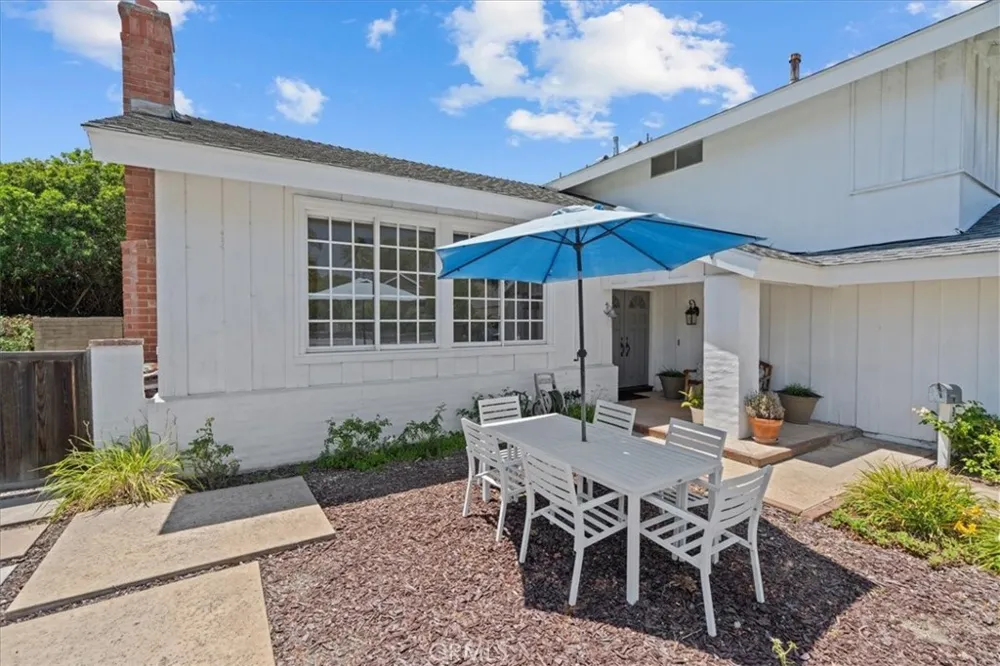 2701 Cardinal Costa Mesa, CA 92626