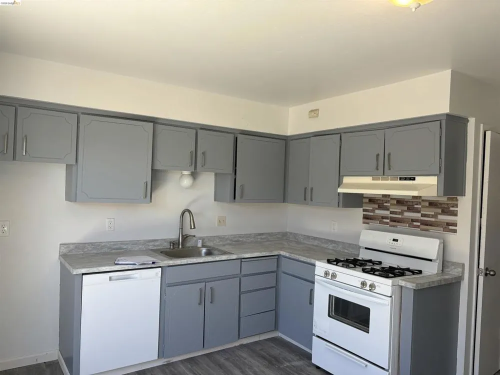 22 South Lake Drive Antioch, CA 94509