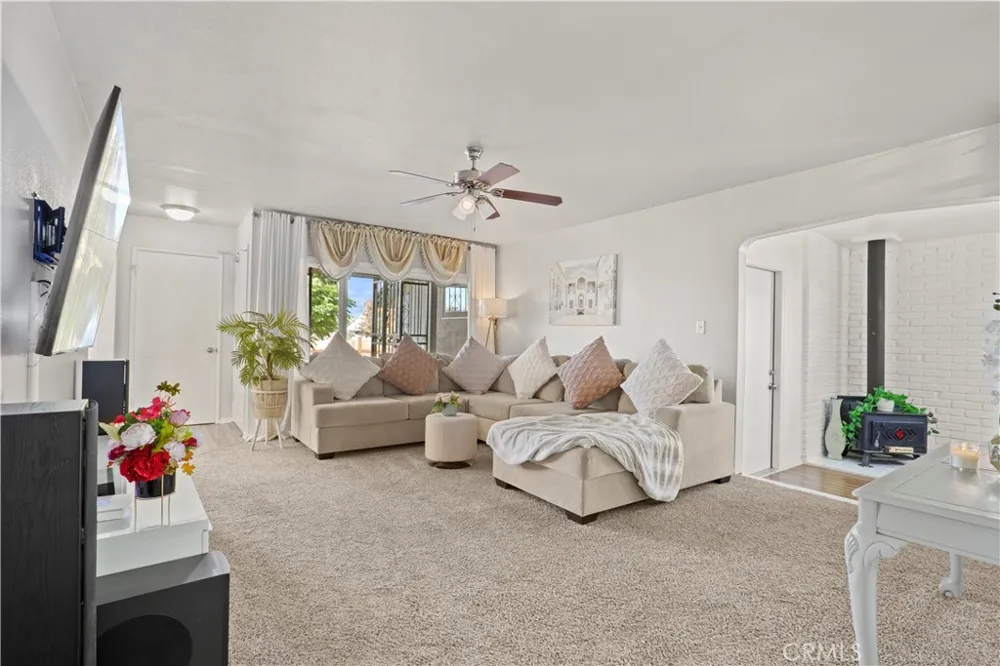 916 W Avenue J8 Lancaster, CA 93534
