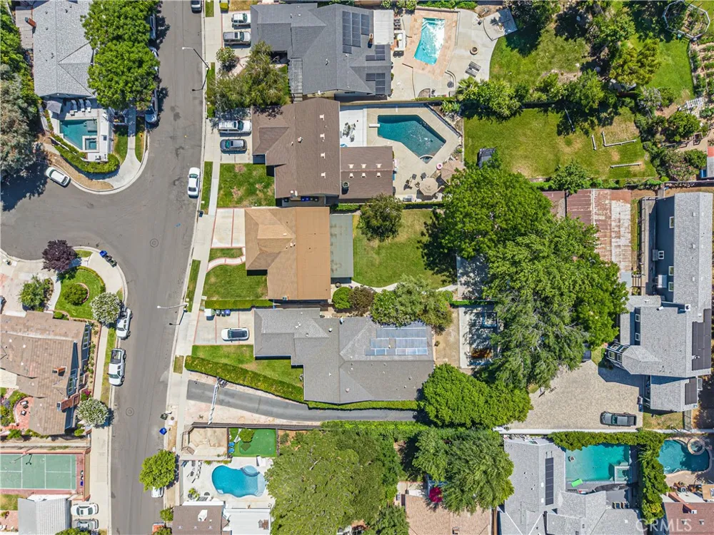 23340 Cedartown Newhall, CA 91321