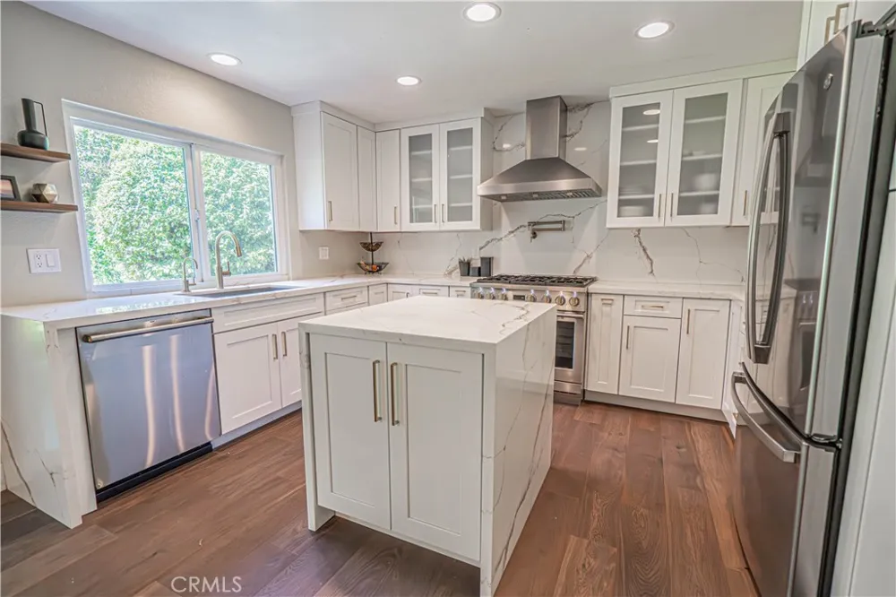 23340 Cedartown Newhall, CA 91321