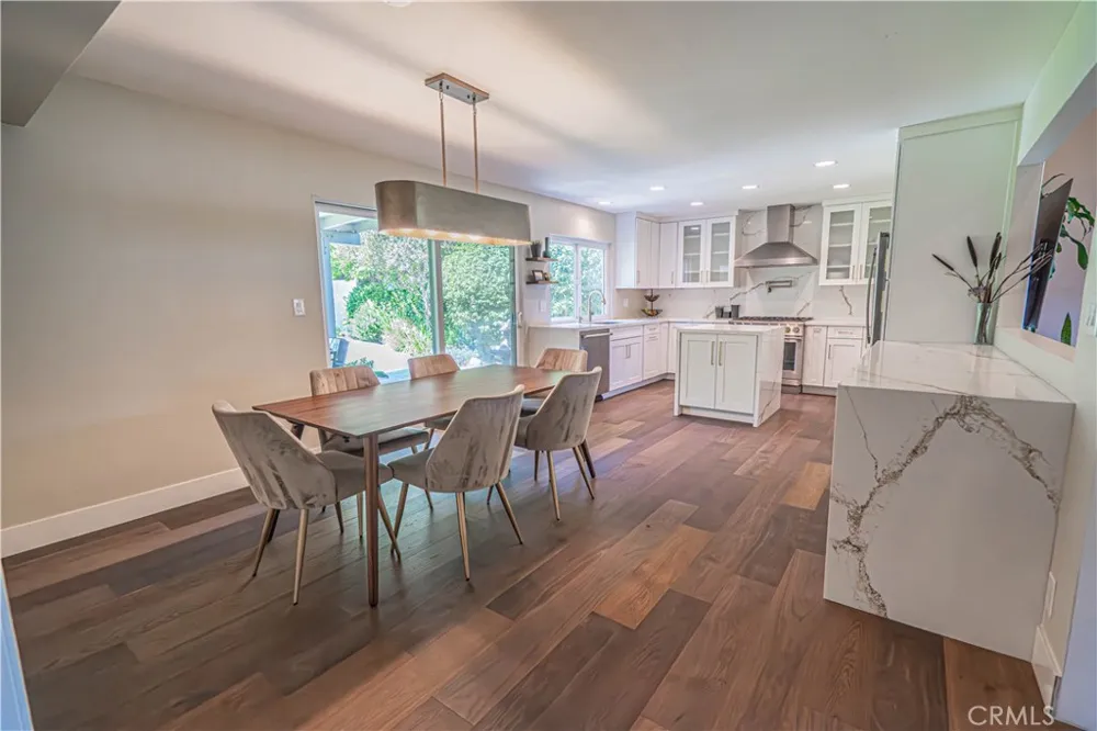 23340 Cedartown Newhall, CA 91321