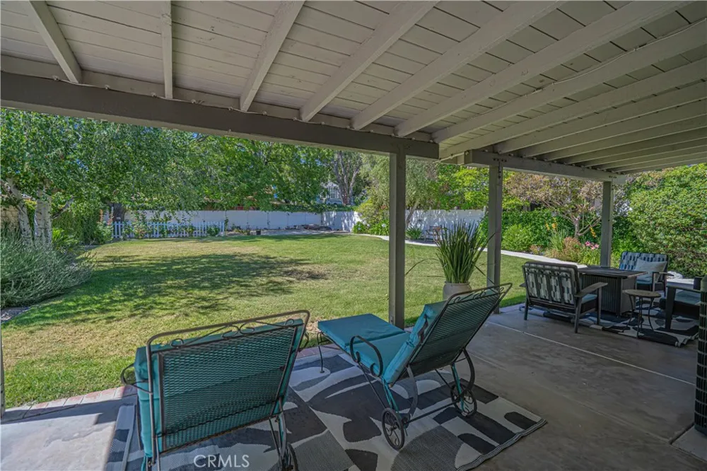 23340 Cedartown Newhall, CA 91321