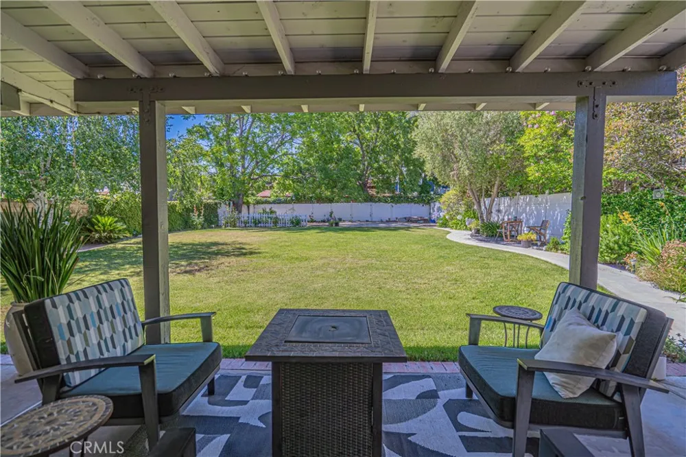 23340 Cedartown Newhall, CA 91321