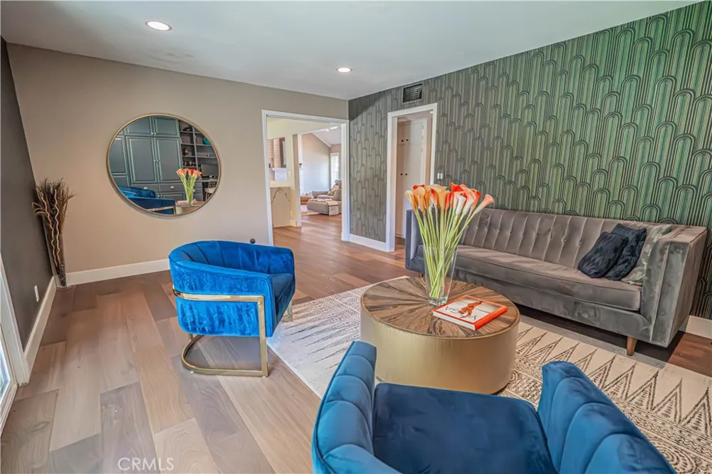 23340 Cedartown Newhall, CA 91321
