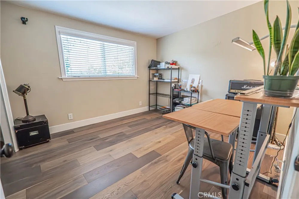 23340 Cedartown Newhall, CA 91321