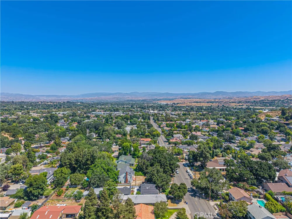 23340 Cedartown Newhall, CA 91321