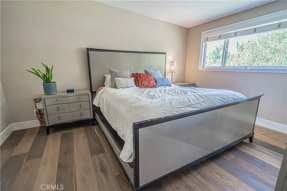 23340 Cedartown Newhall, CA 91321