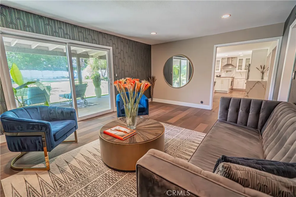 23340 Cedartown Newhall, CA 91321