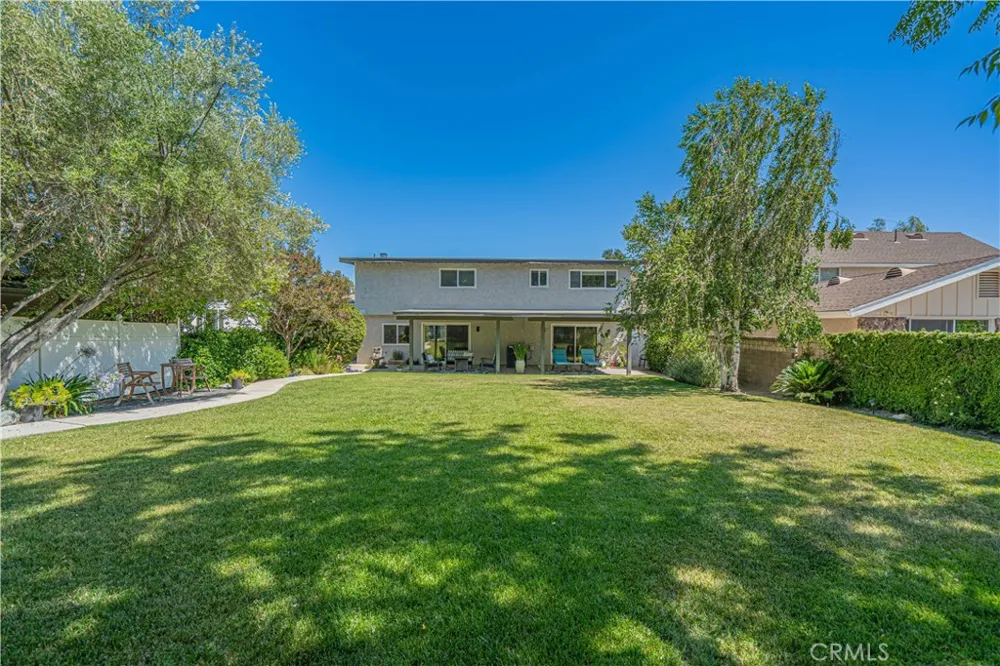 23340 Cedartown Newhall, CA 91321